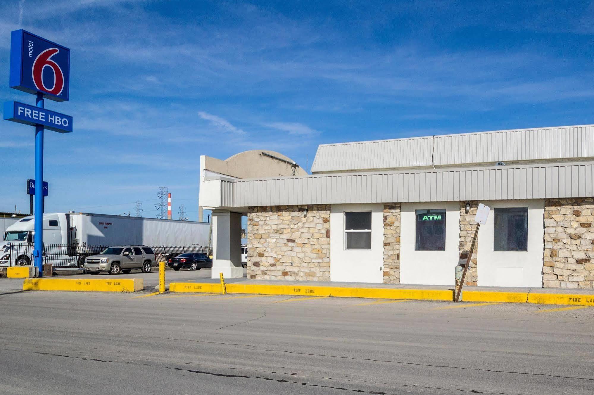 Hotel 465 By Regency Indianapolis Exterior photo